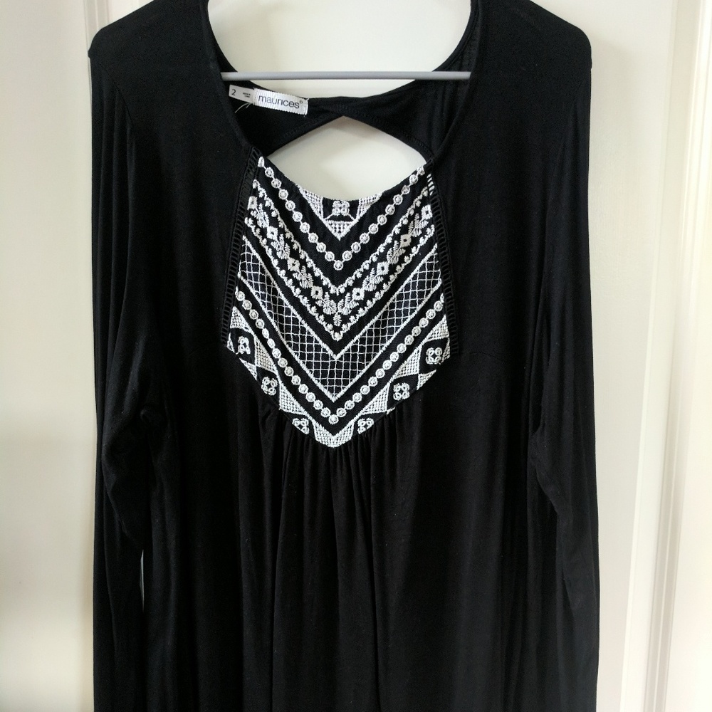 Black tunic with neck detail